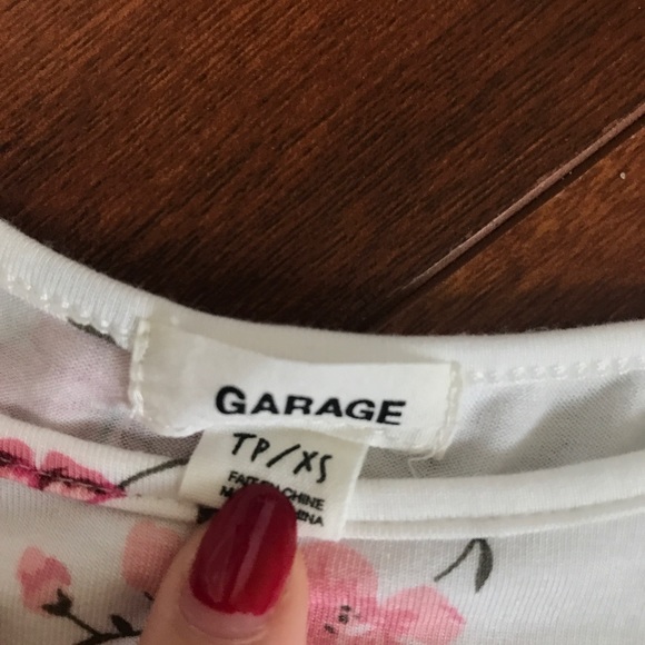 WHITE FLORAL TOP🌸 - Picture 4 of 4